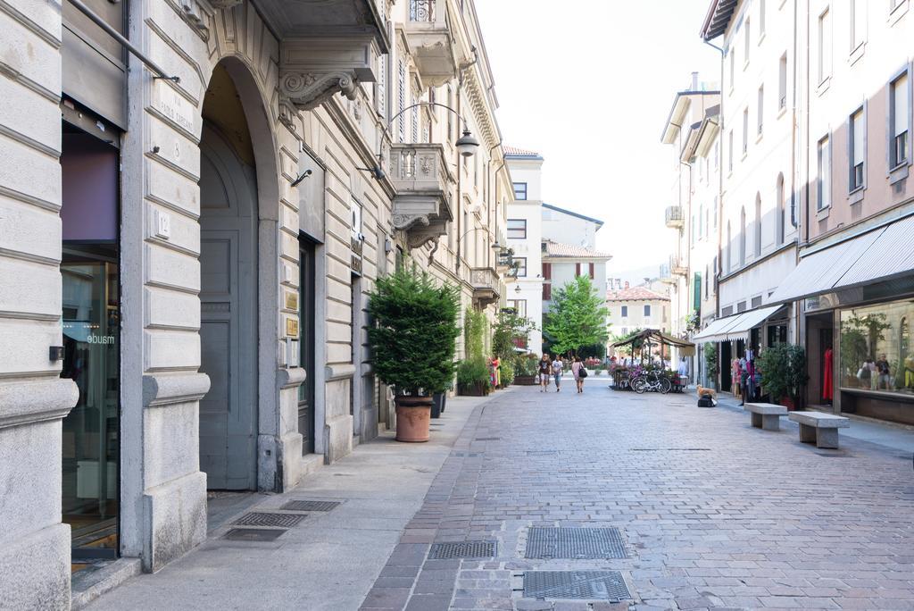 Numero Due Piazza Mazzini - BymyhomeinКомо Екстериор снимка
